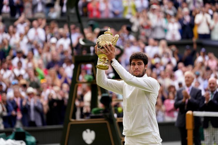 Alcaraz quarti finale Wimbledon polemica